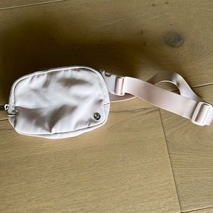 Lululemon Everywhere Belt Bag Pastel Pink